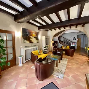 https://hotel-porte-de-camargue.fr-provencehotel.com